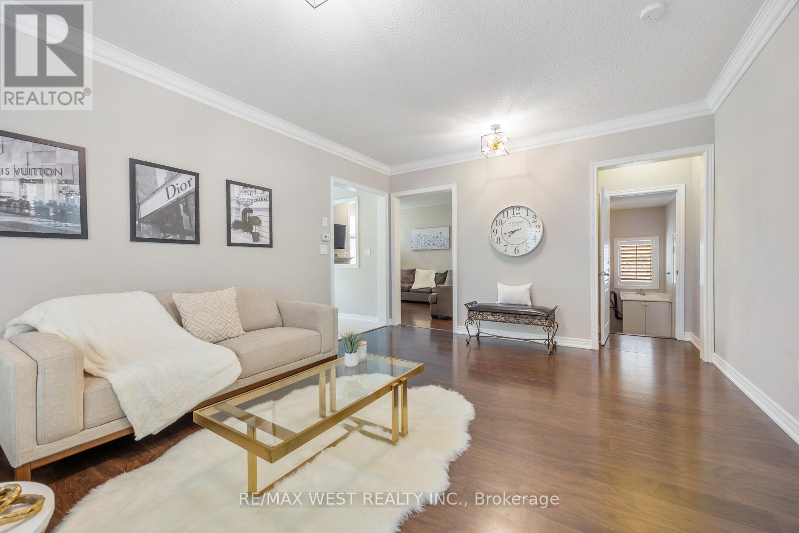 Photo 12 of 16 Heathcliffe Drive, Vaughan ON