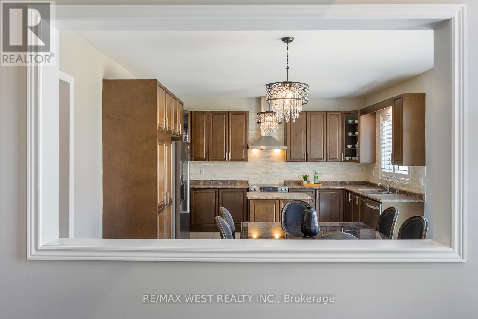 Photo 17 of 16 Heathcliffe Drive, Vaughan ON