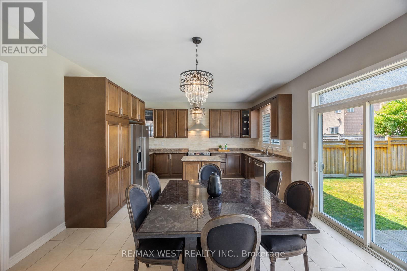 Photo 18 of 16 Heathcliffe Drive, Vaughan ON