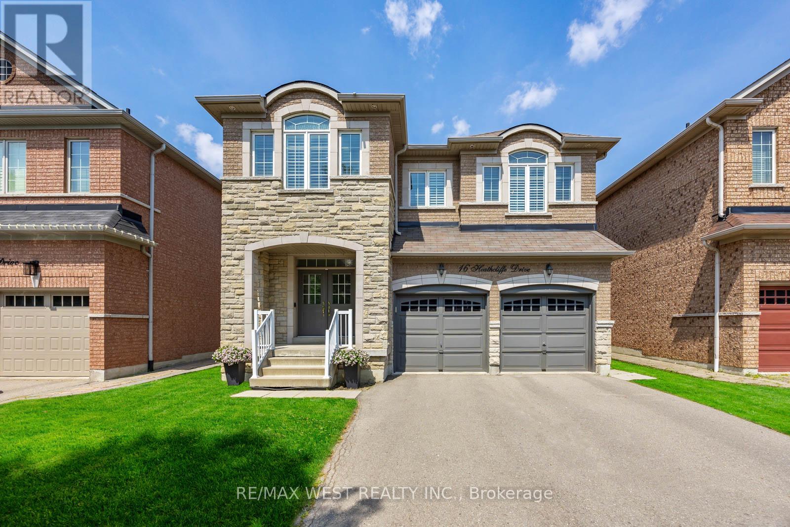 Photo 3 of 16 Heathcliffe Drive, Vaughan ON