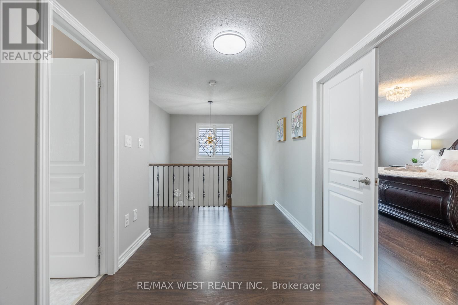 Photo 33 of 16 Heathcliffe Drive, Vaughan ON