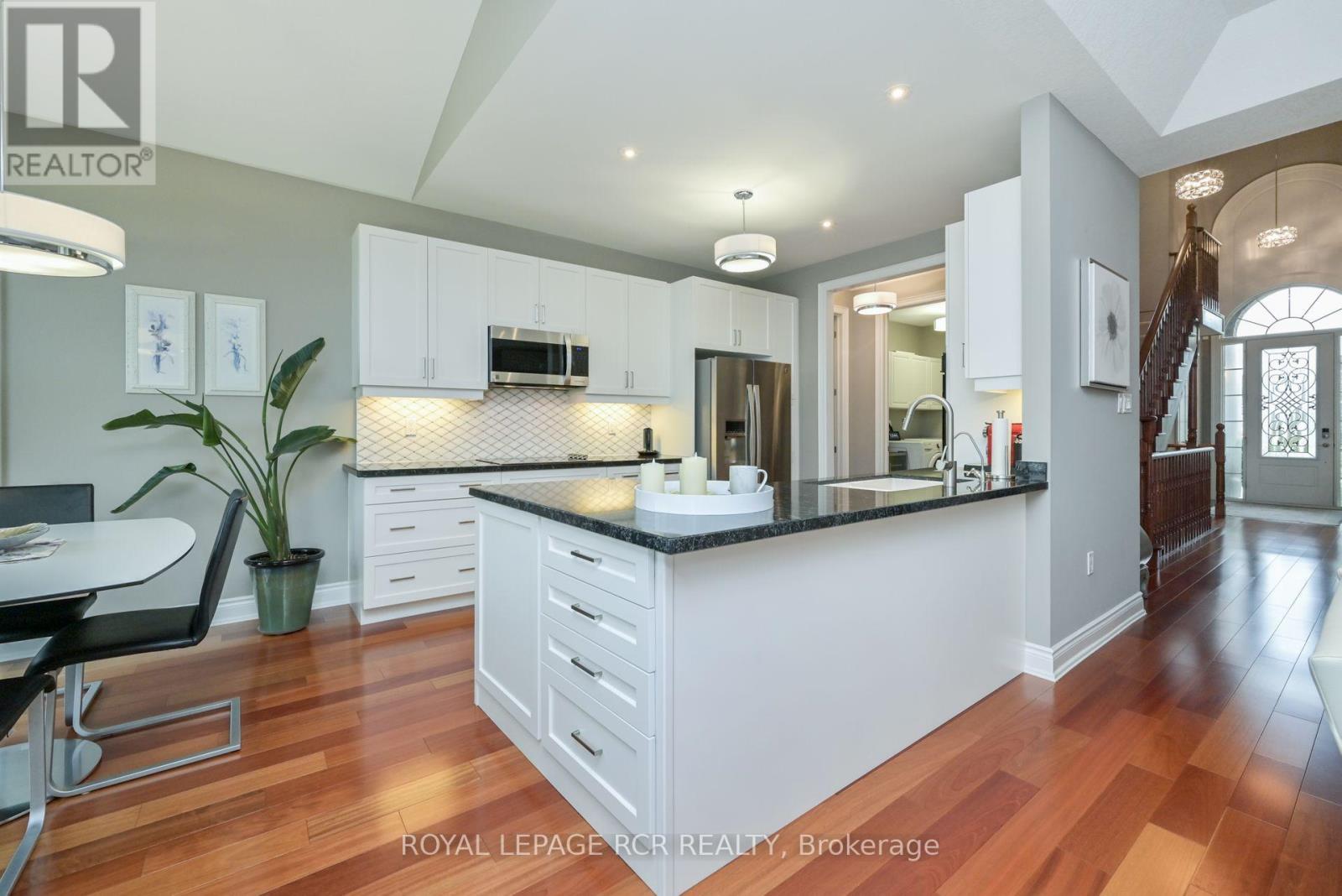Photo 7 of 111 Ridge Way, New Tecumseth ON