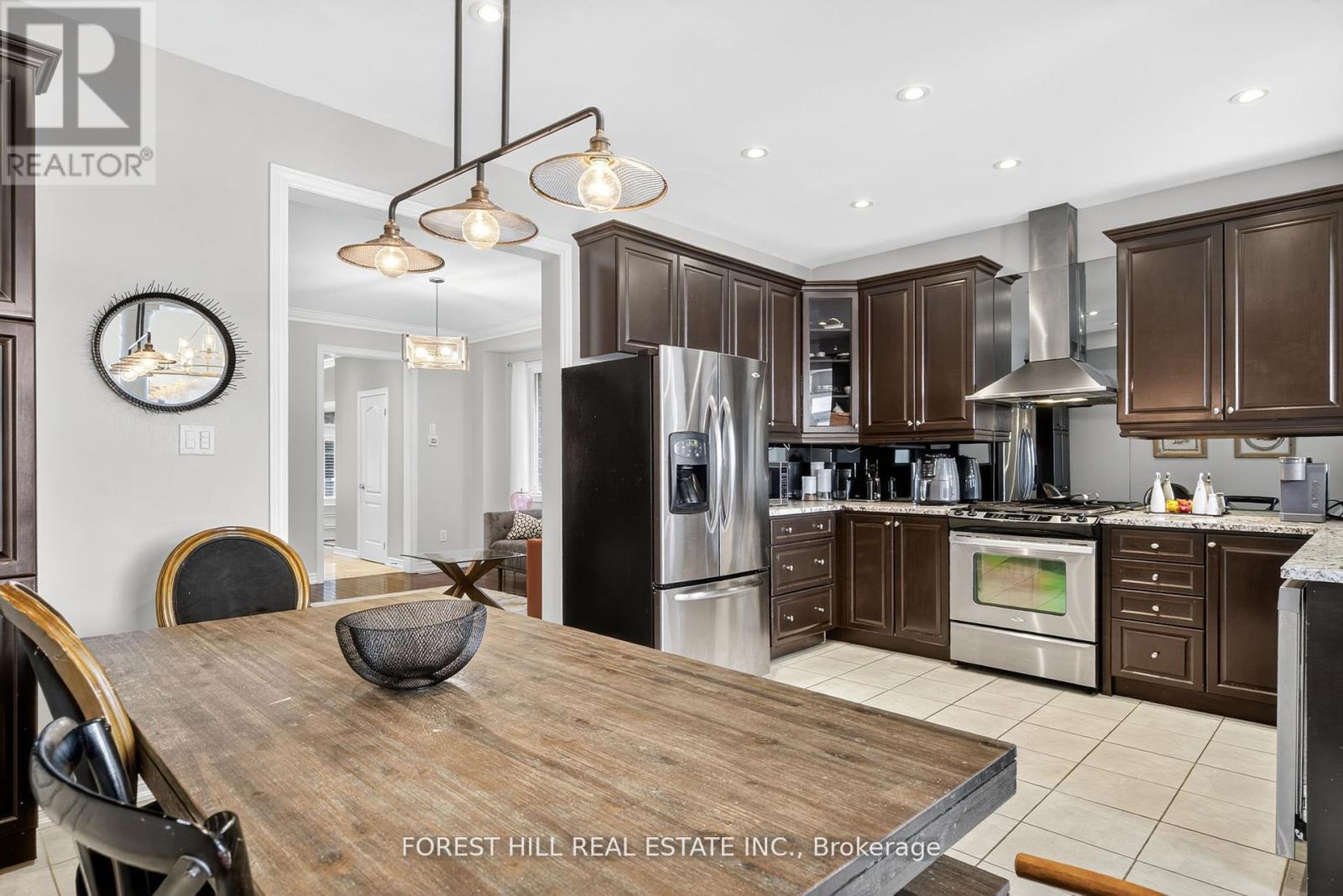 Photo 12 of 9 Robert Green Crescent, Vaughan ON