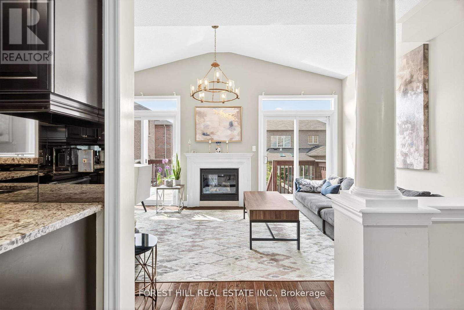 Photo 14 of 9 Robert Green Crescent, Vaughan ON