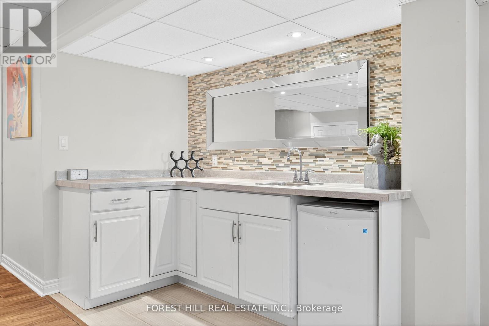 Photo 30 of 9 Robert Green Crescent, Vaughan ON