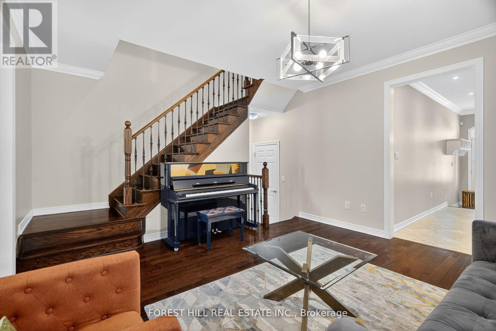 Photo 8 of 9 Robert Green Crescent, Vaughan ON