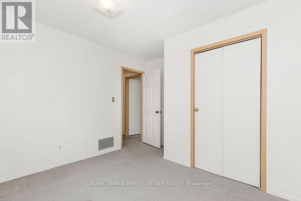 Photo 25 of 111 Graham Street, Essa ON