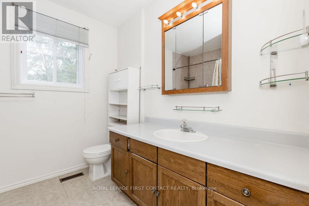 Photo 28 of 111 Graham Street, Essa ON