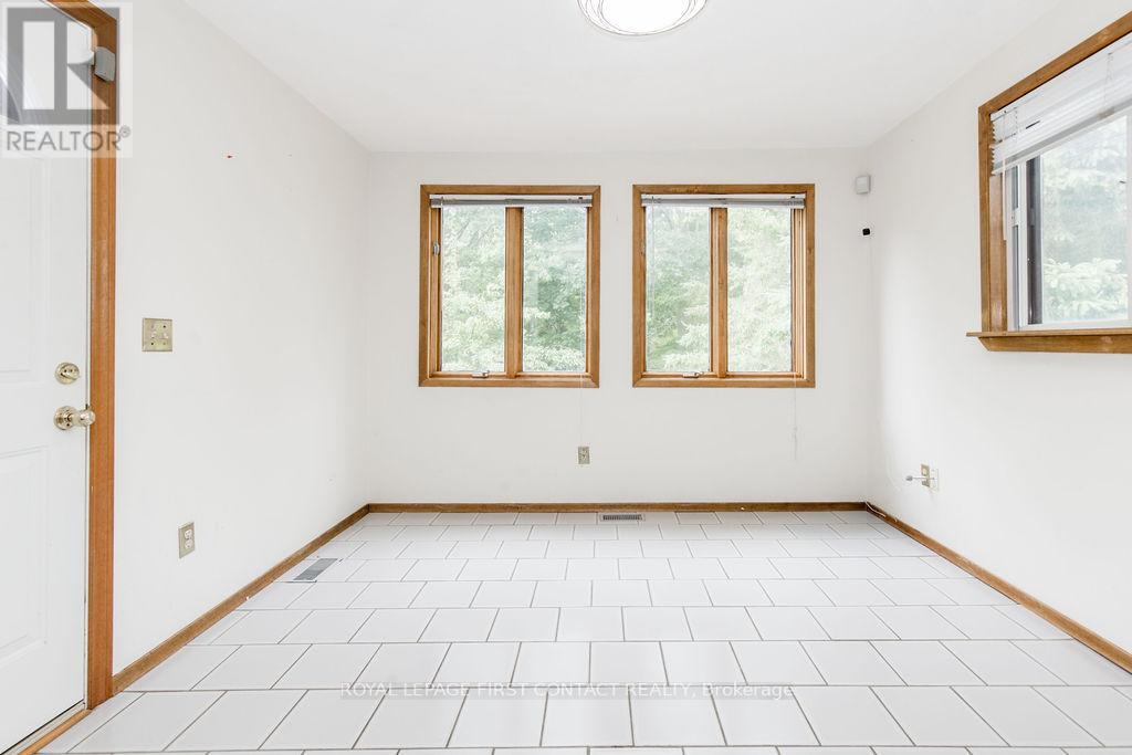 Photo 9 of 111 Graham Street, Essa ON