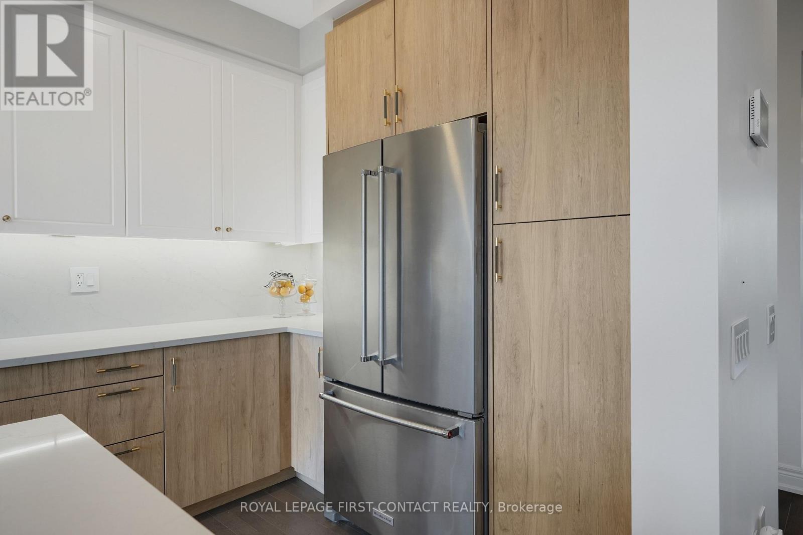 Photo 11 of 241 Jim Mortson Drive, East Gwillimbury ON