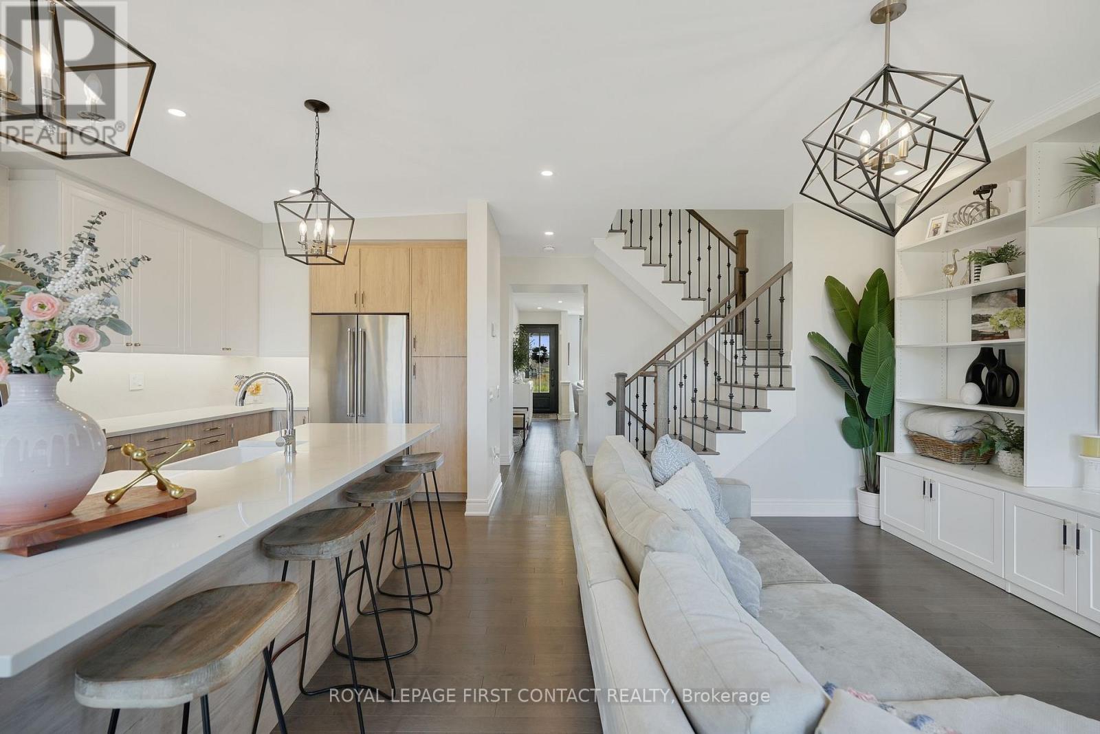 Photo 14 of 241 Jim Mortson Drive, East Gwillimbury ON
