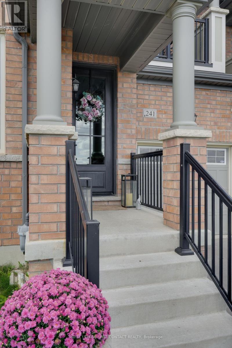 Photo 2 of 241 Jim Mortson Drive, East Gwillimbury ON