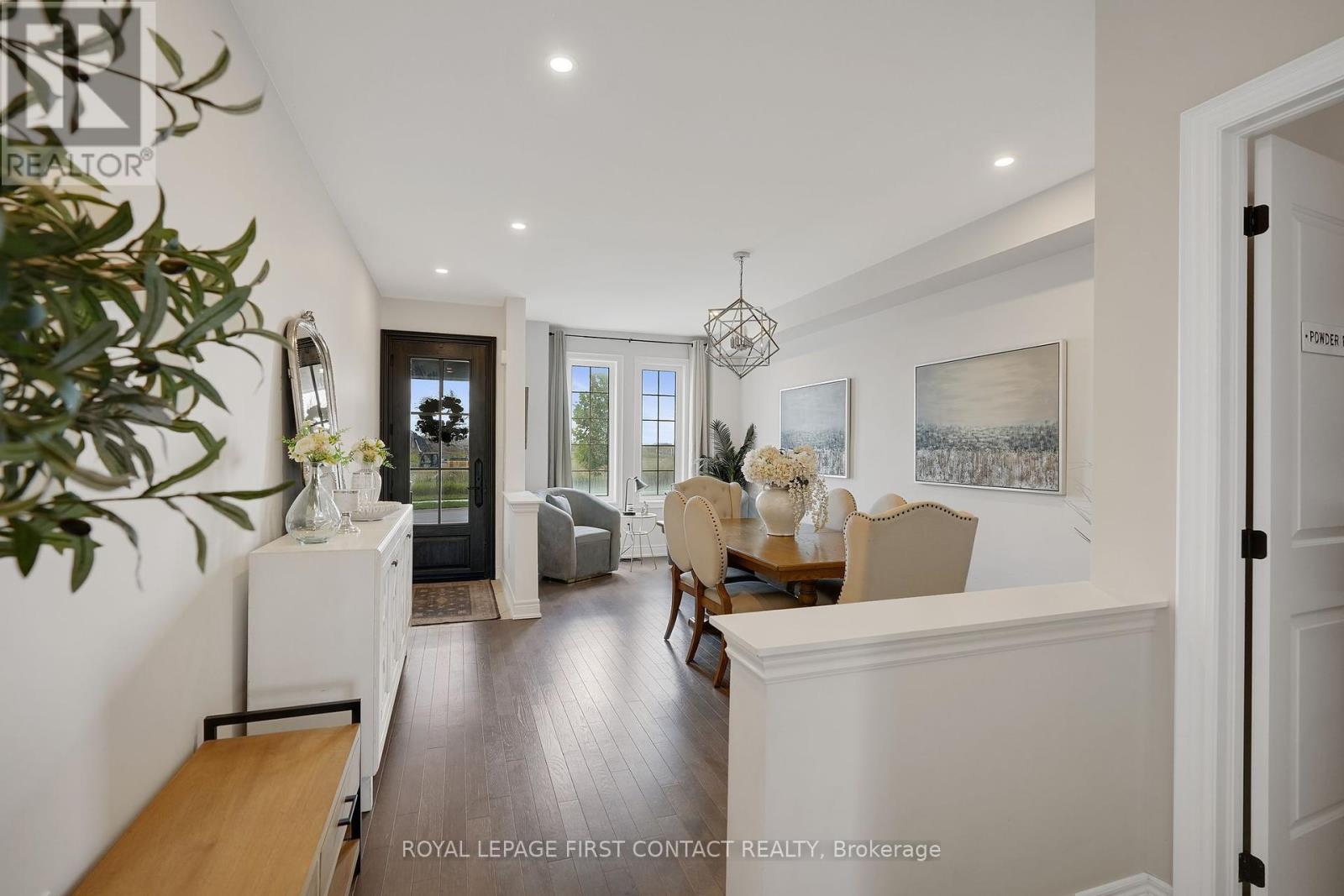 Photo 3 of 241 Jim Mortson Drive, East Gwillimbury ON