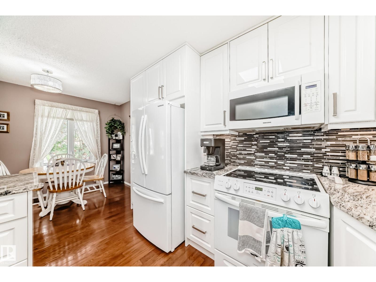 Photo 12 of 229 Warwick Rd Nw, Edmonton AB