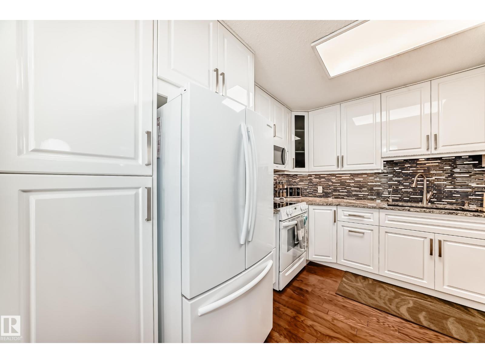 Photo 13 of 229 Warwick Rd Nw, Edmonton AB
