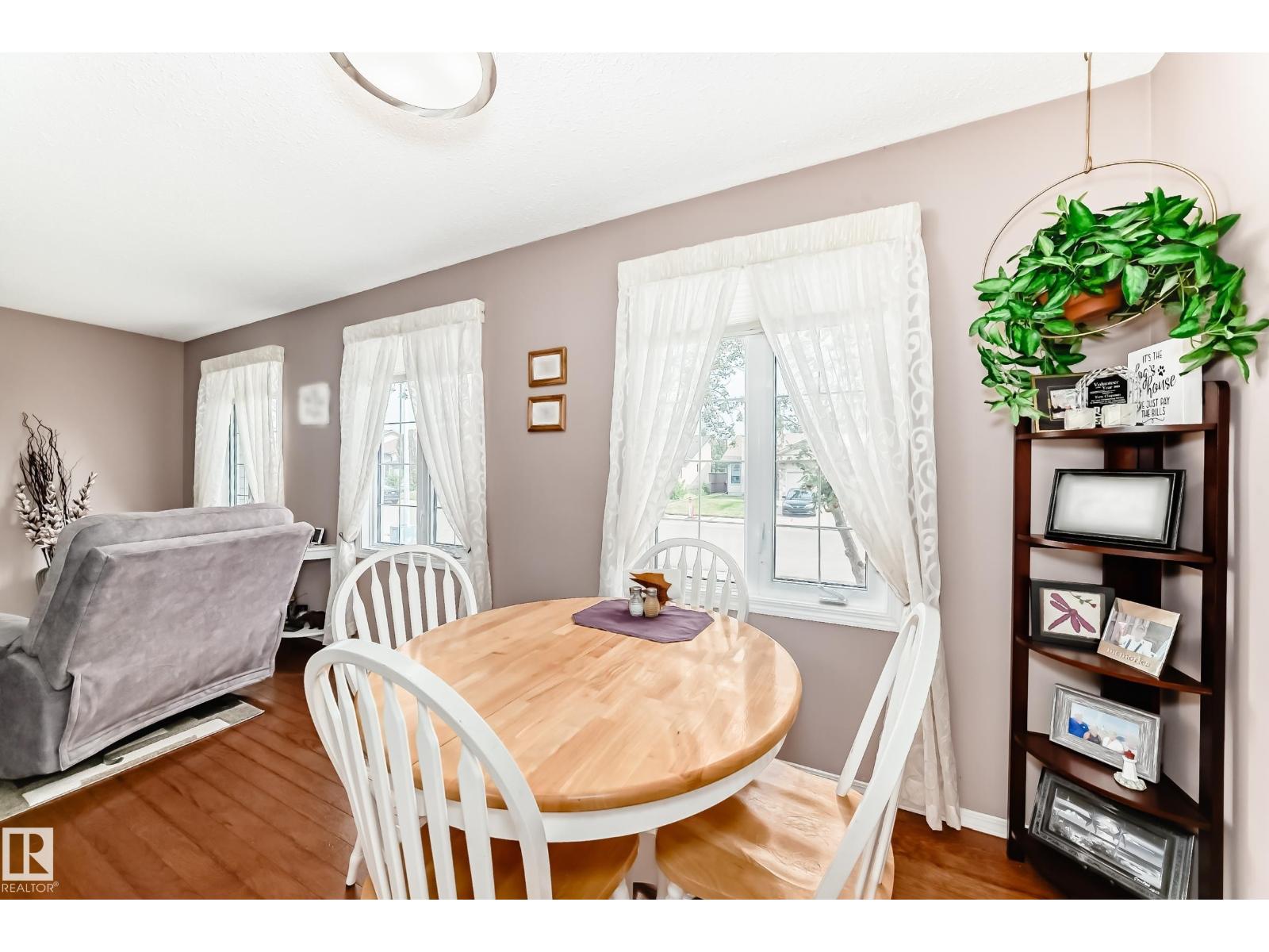 Photo 15 of 229 Warwick Rd Nw, Edmonton AB