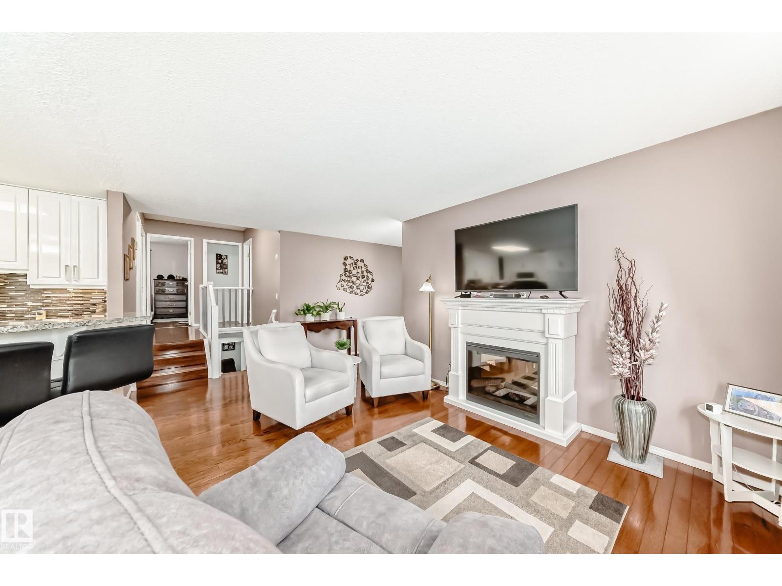 Photo 19 of 229 Warwick Rd Nw, Edmonton AB