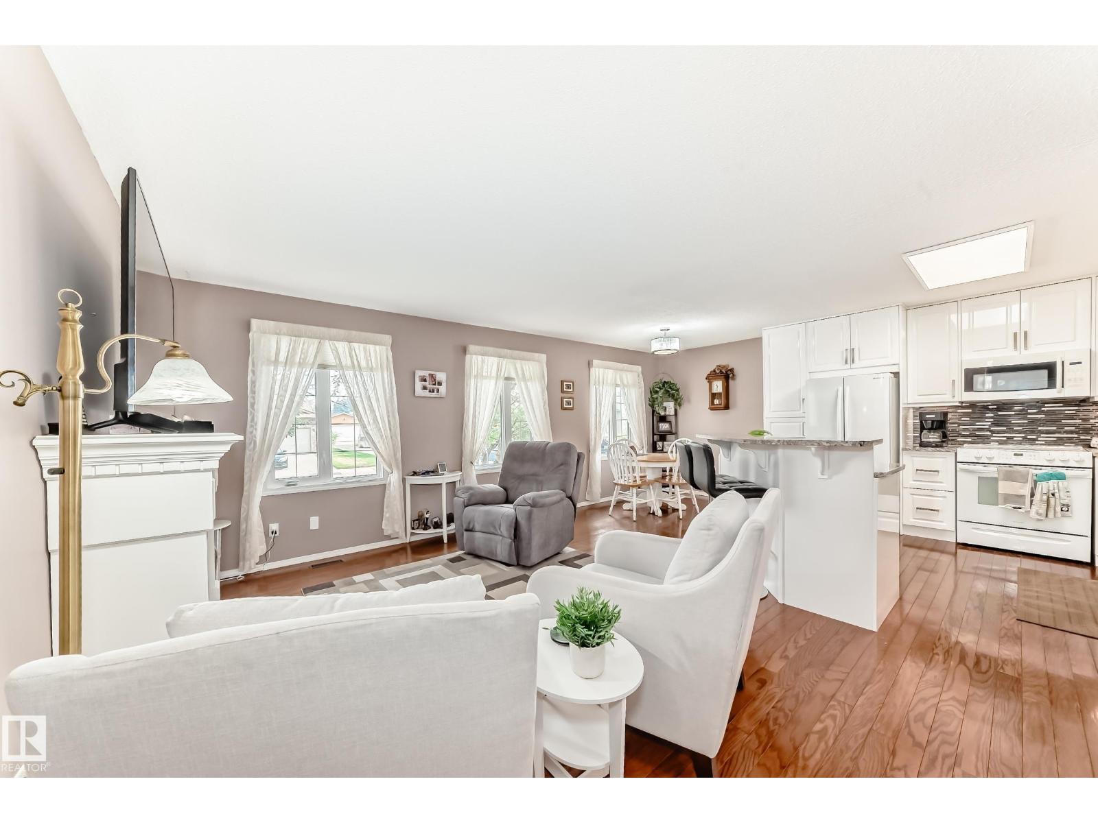 Photo 21 of 229 Warwick Rd Nw, Edmonton AB