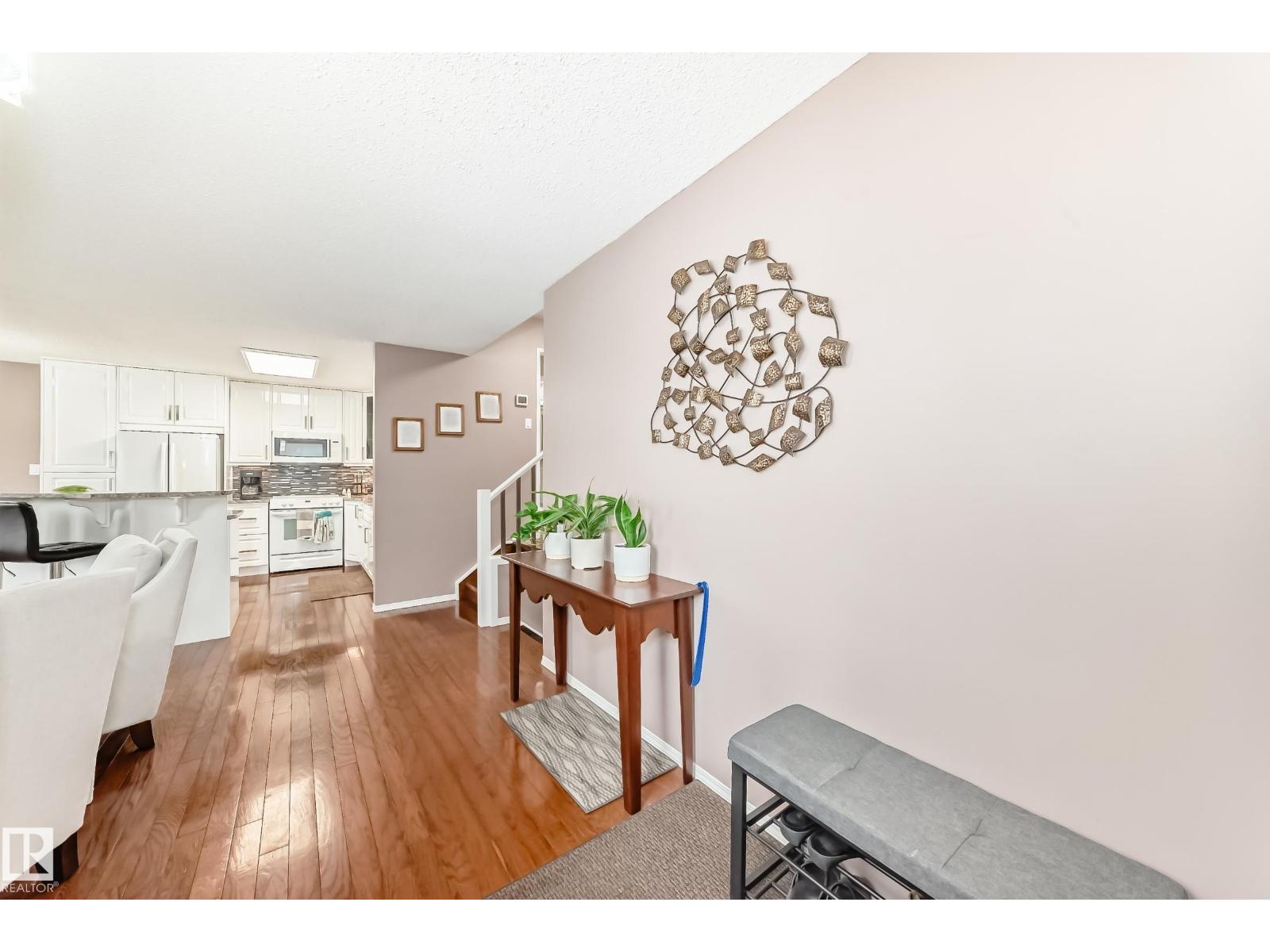 Photo 22 of 229 Warwick Rd Nw, Edmonton AB