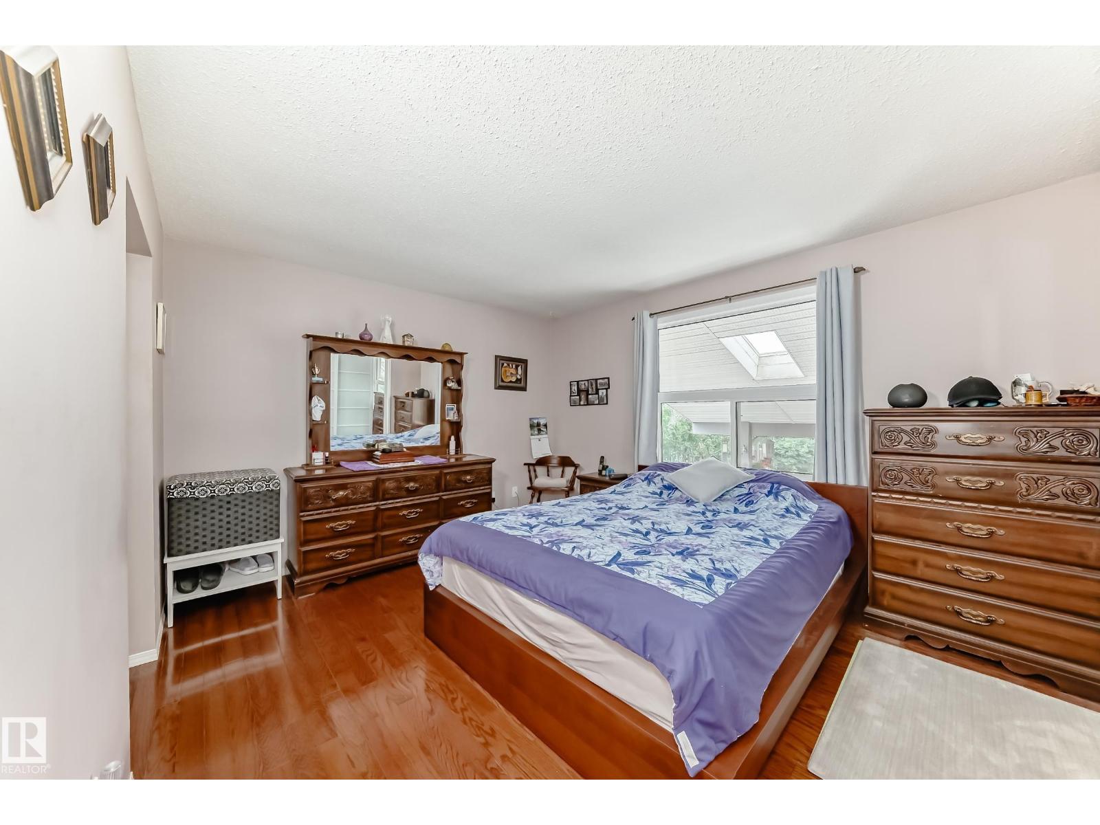 Photo 23 of 229 Warwick Rd Nw, Edmonton AB