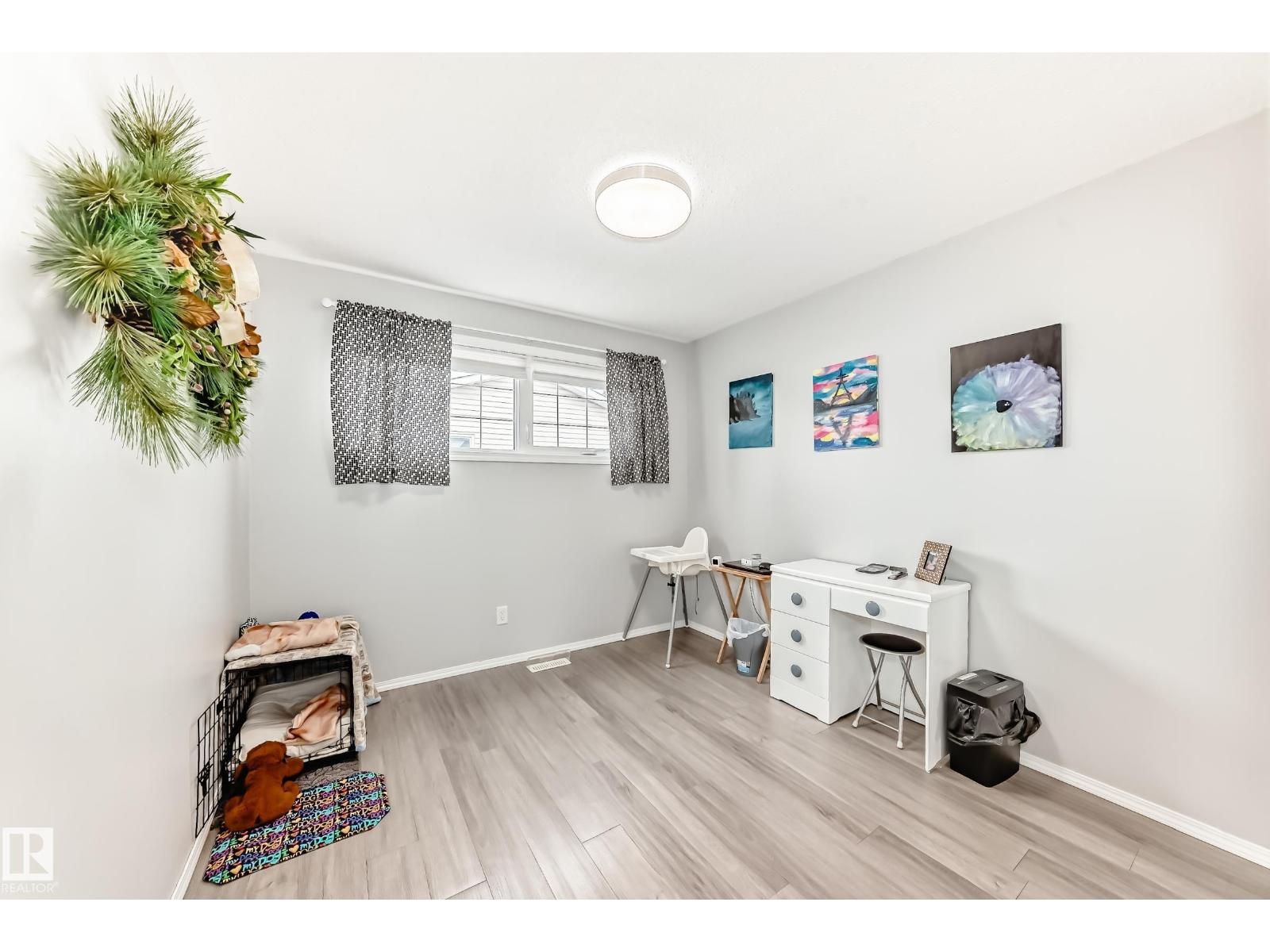 Photo 32 of 229 Warwick Rd Nw, Edmonton AB