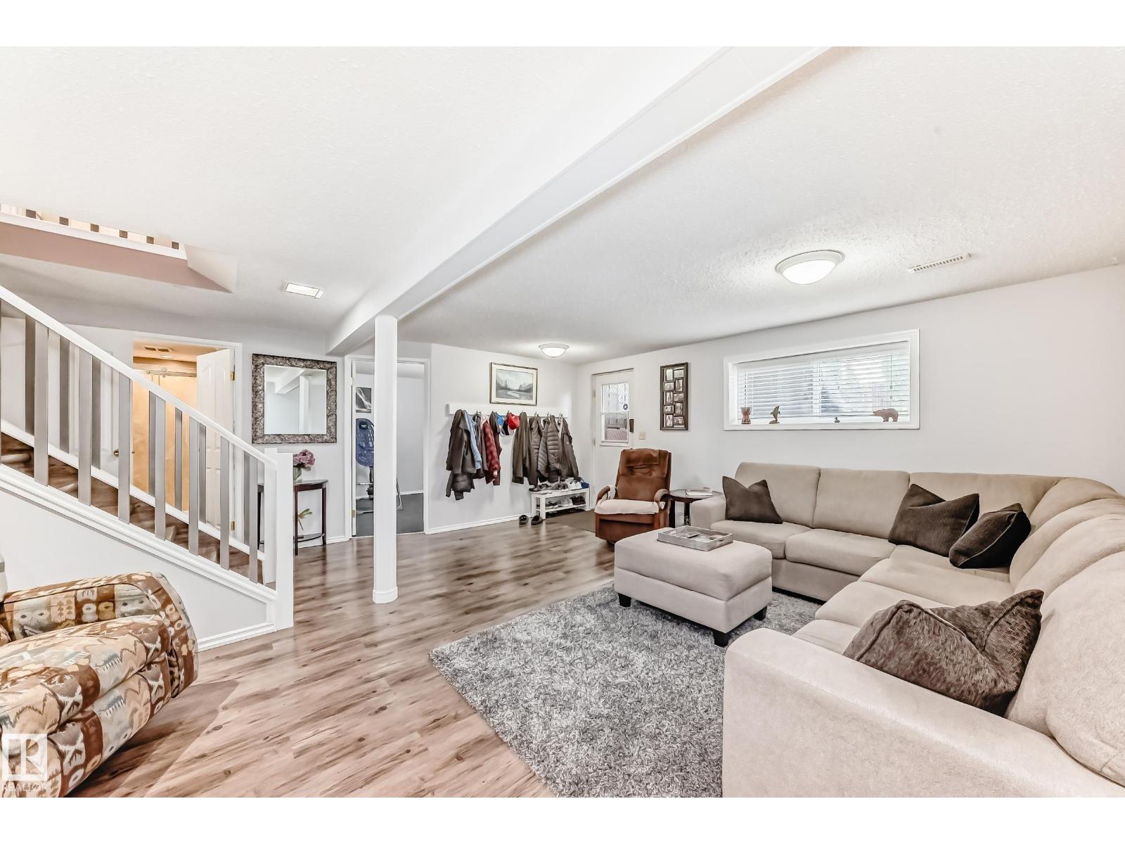 Photo 38 of 229 Warwick Rd Nw, Edmonton AB