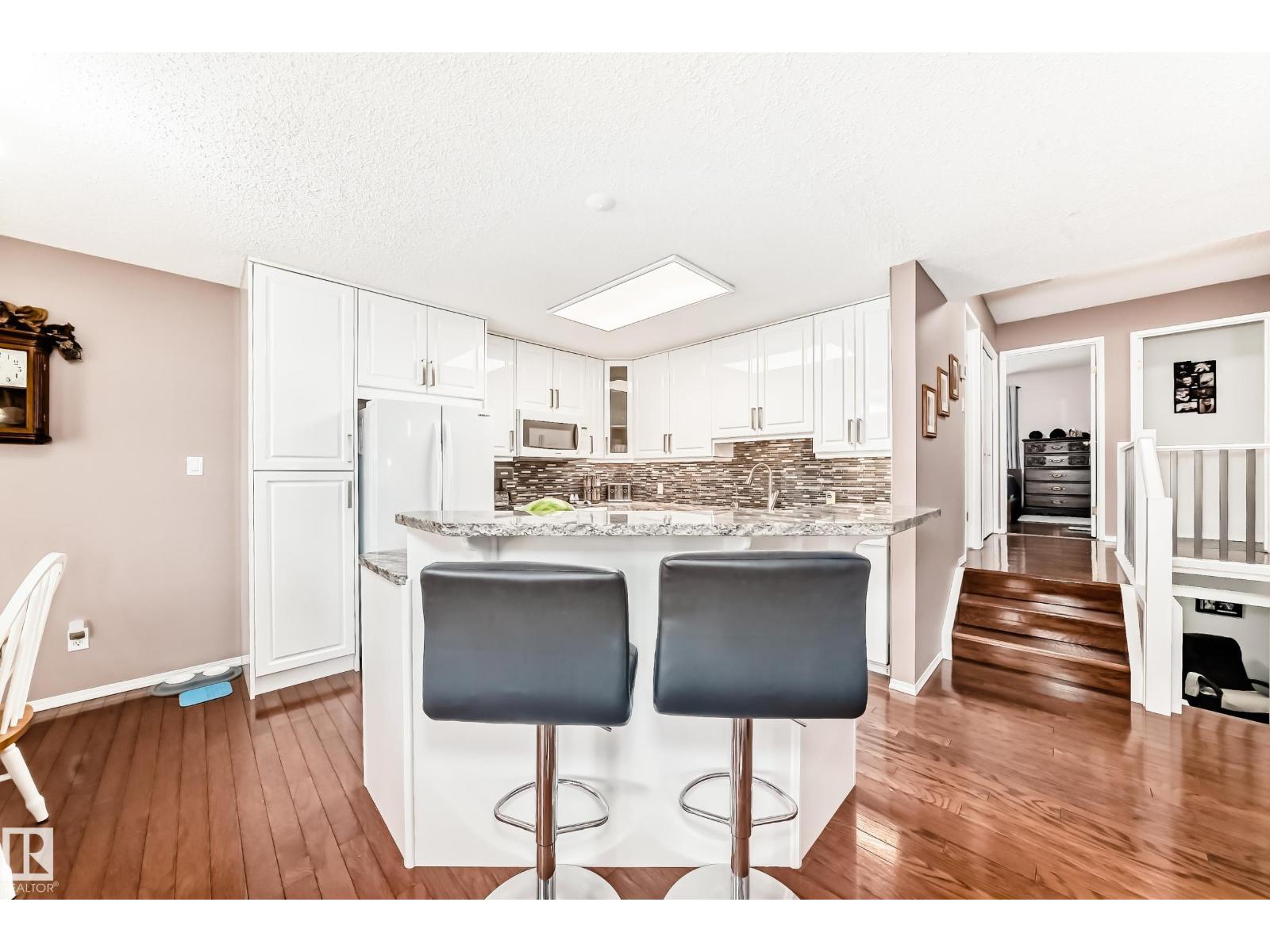 Photo 4 of 229 Warwick Rd Nw, Edmonton AB