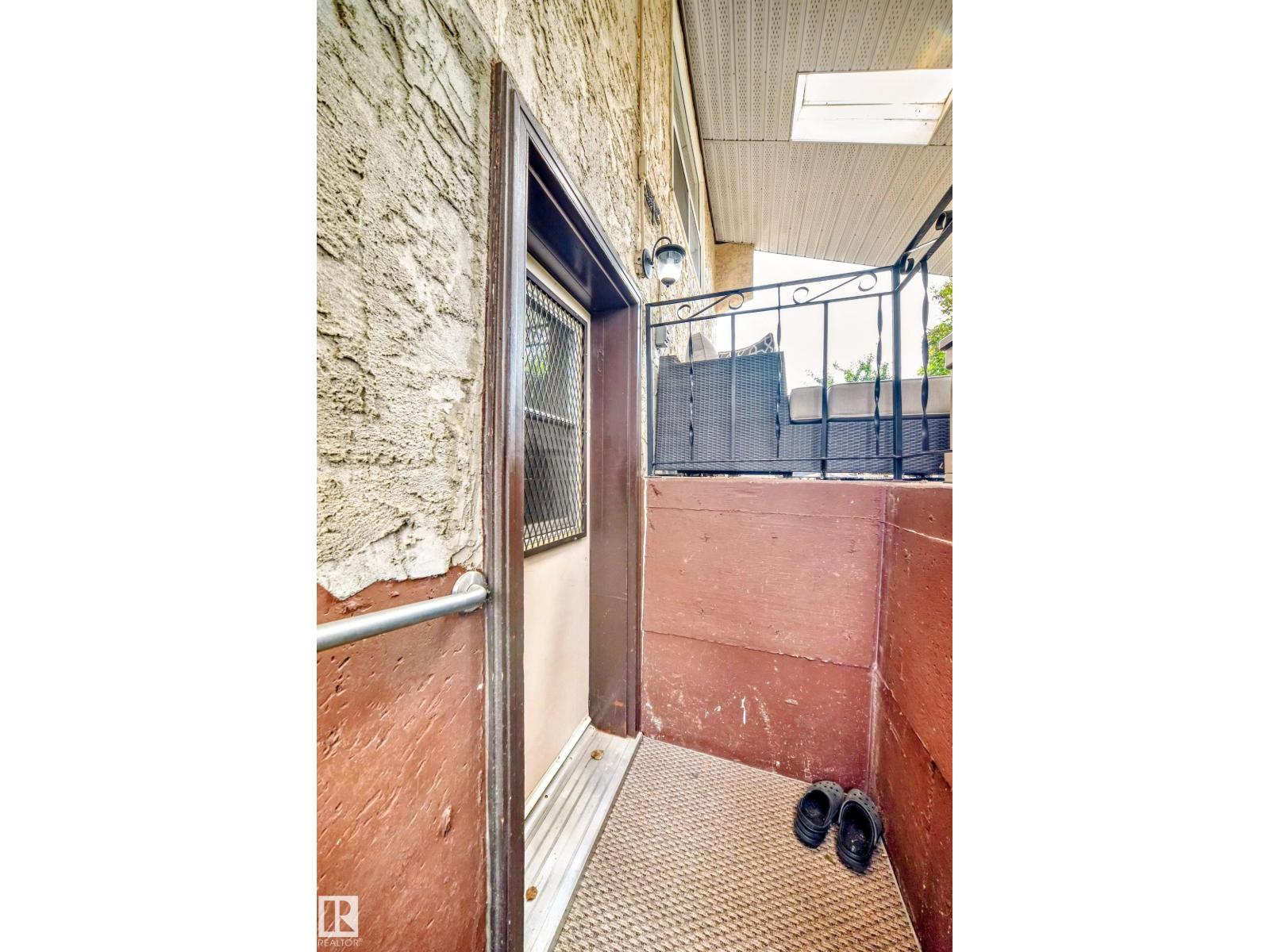 Photo 52 of 229 Warwick Rd Nw, Edmonton AB