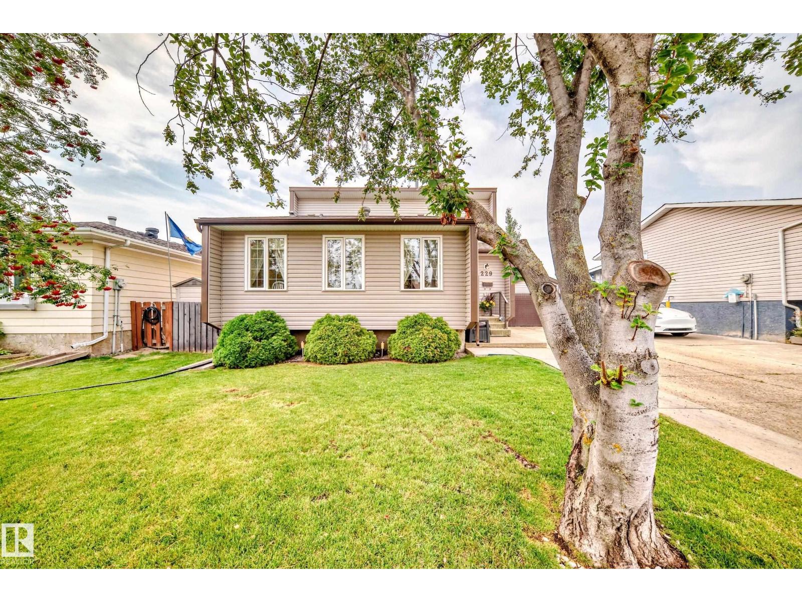 Photo 66 of 229 Warwick Rd Nw, Edmonton AB