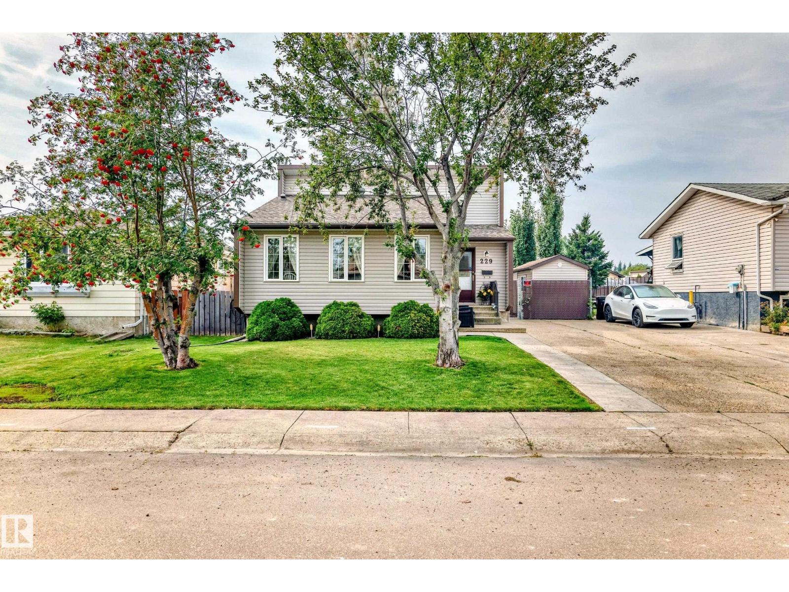 Photo 69 of 229 Warwick Rd Nw, Edmonton AB