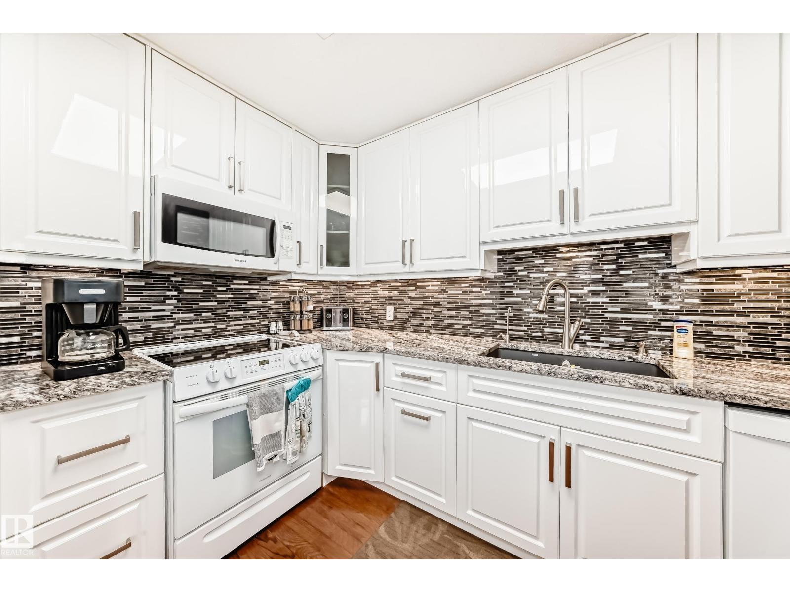 Photo 8 of 229 Warwick Rd Nw, Edmonton AB