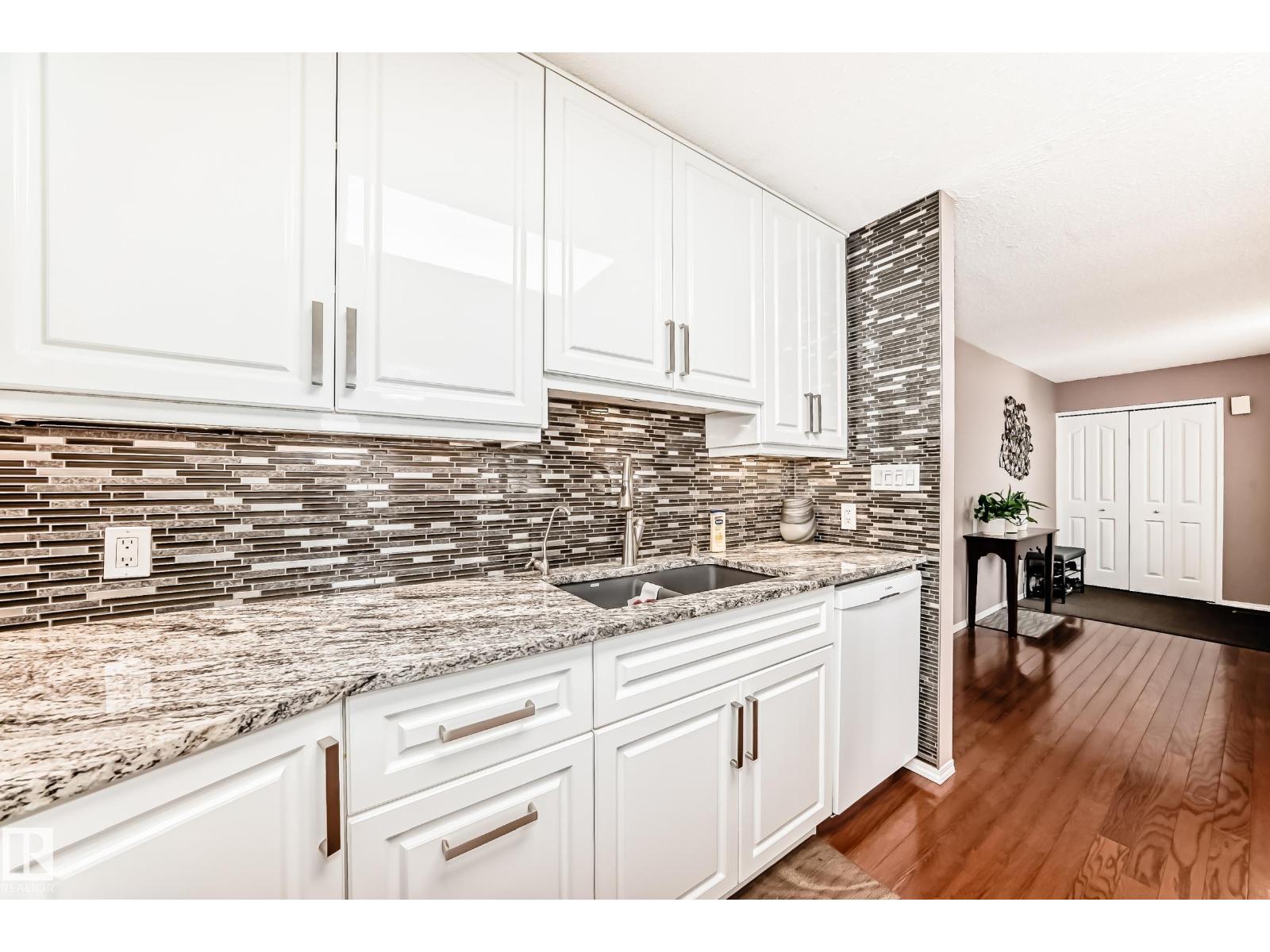 Photo 9 of 229 Warwick Rd Nw, Edmonton AB