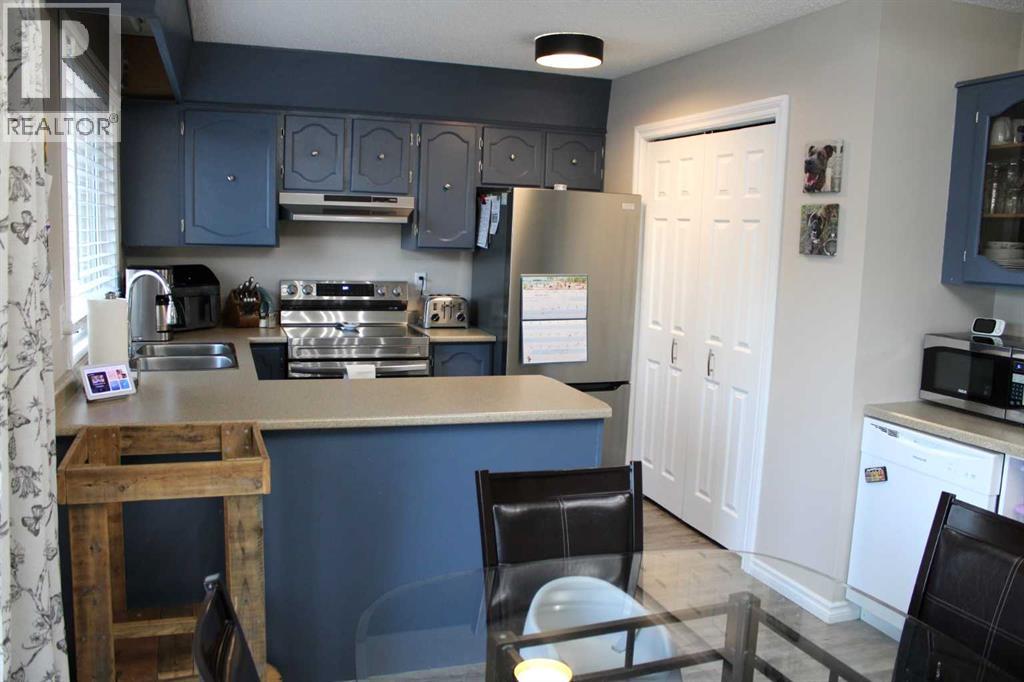Photo 4 of 5211 37 Street, Lloydminster AB
