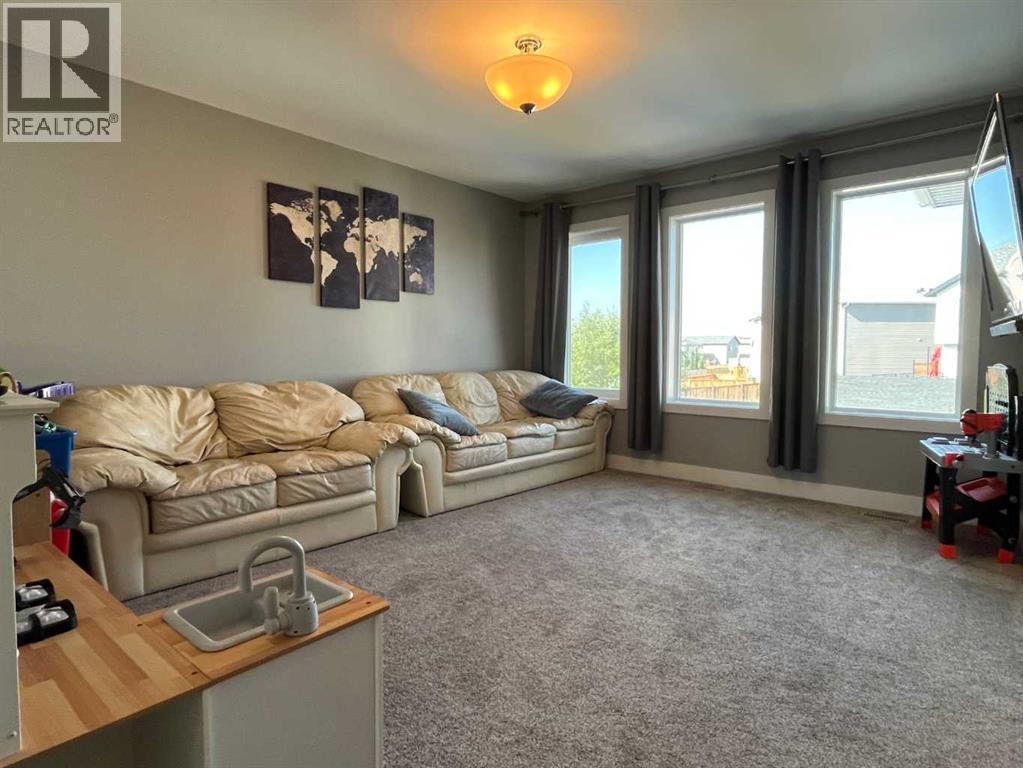 Photo 18 of 111 Moonlight Boulevard W, Lethbridge AB
