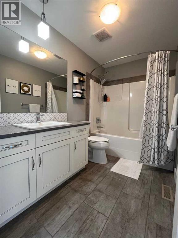 Photo 15 of 111 Moonlight Boulevard W, Lethbridge AB