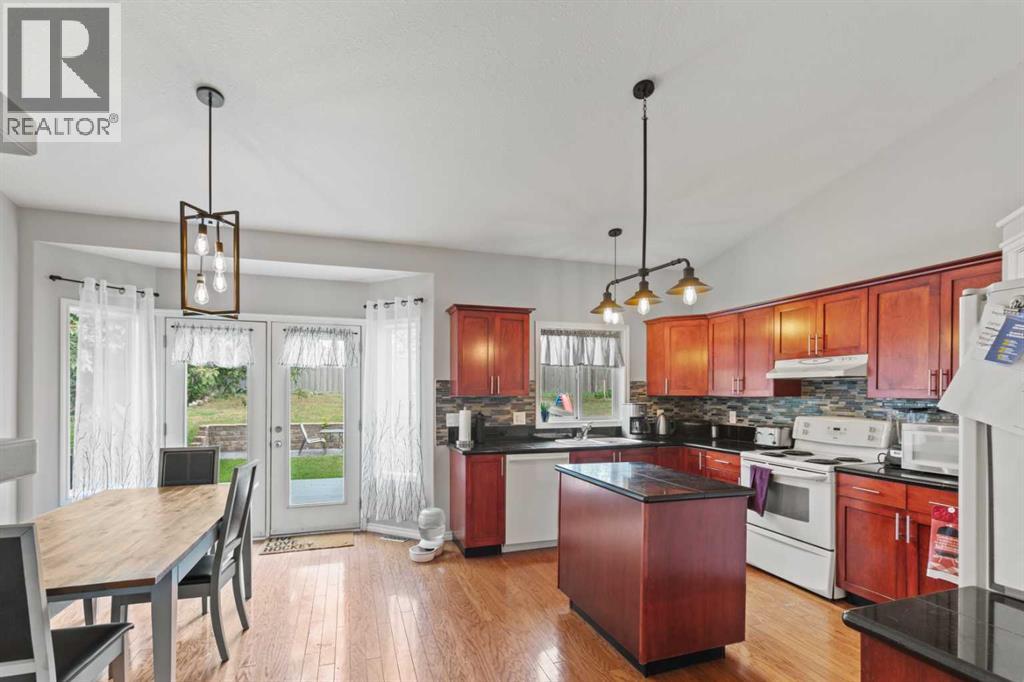 Photo 4 of 10954 67 Avenue, Grande Prairie AB