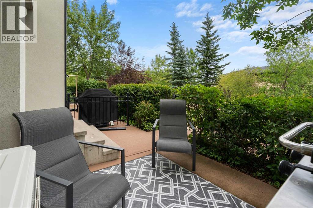 Photo 3 of 222 Aspen Hills Villas Sw, Calgary AB
