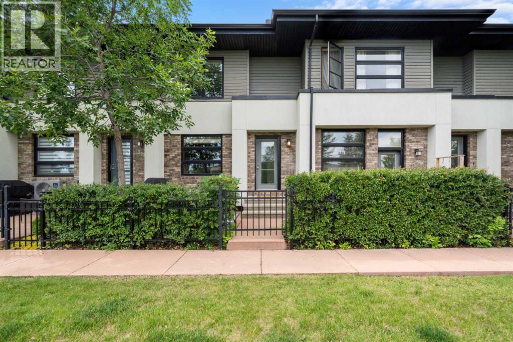 Photo 1 of 222 Aspen Hills Villas Sw, Calgary AB