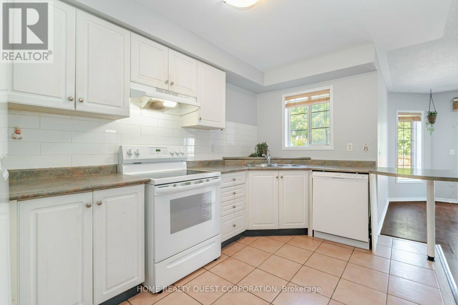 Photo 10 of 32 9900 Mclaughlin Road N, Brampton ON