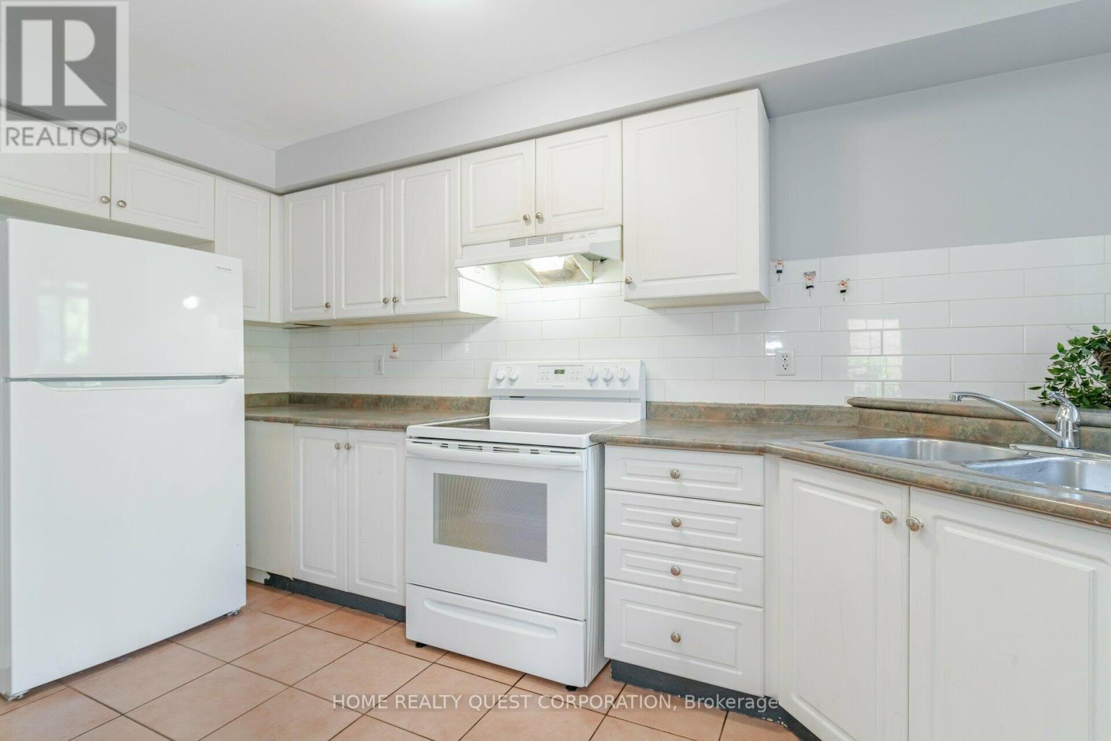 Photo 9 of 32 9900 Mclaughlin Road N, Brampton ON