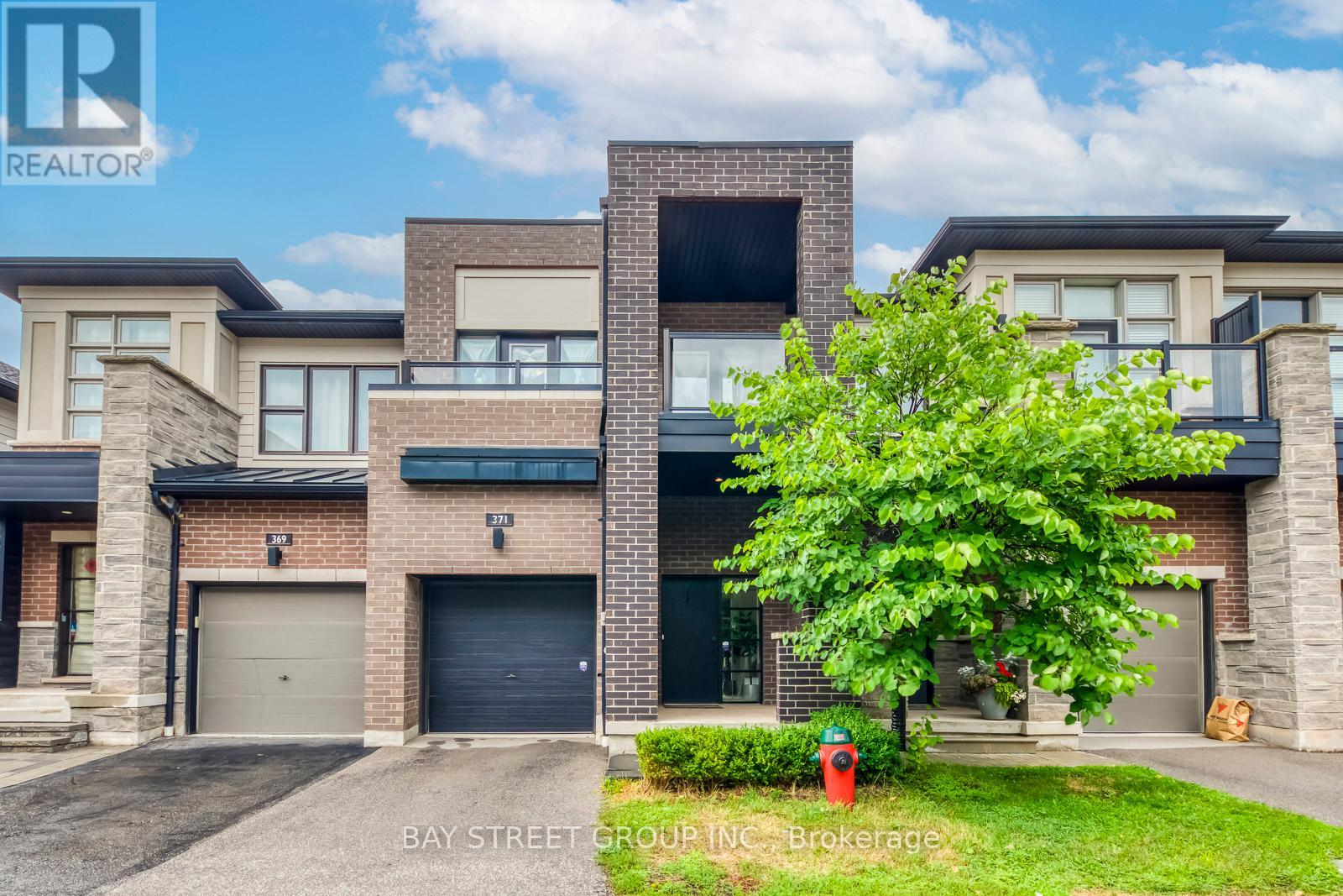 Photo 1 of 371 Athabasca Common, Oakville ON