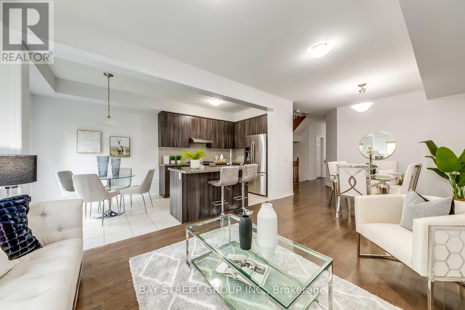 Photo 10 of 371 Athabasca Common, Oakville ON