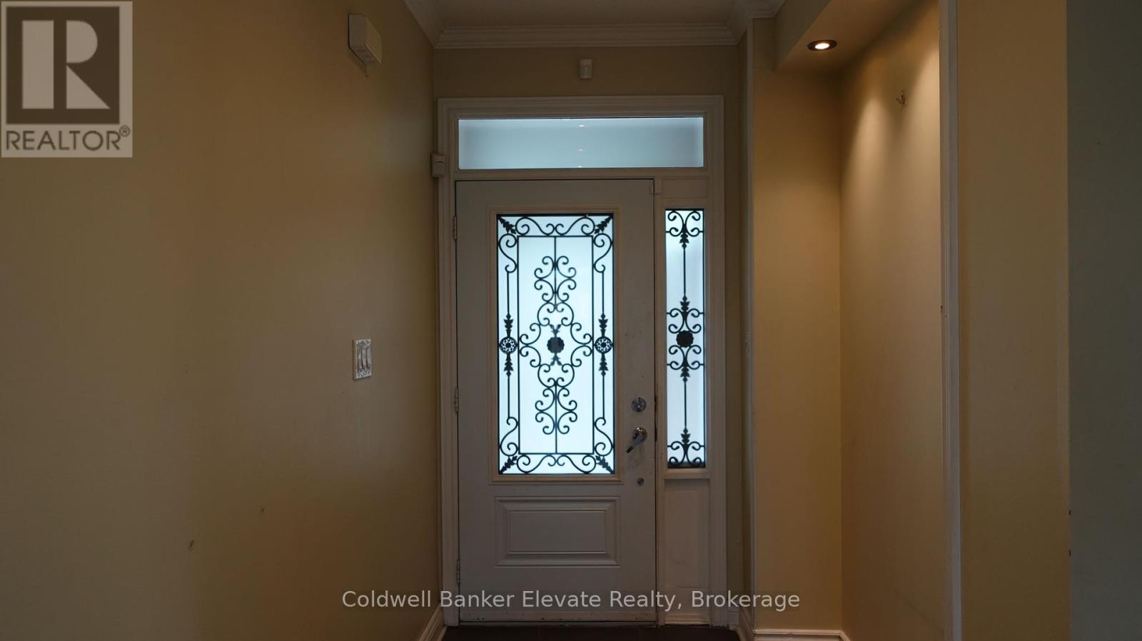 Photo 2 of 20 Goldnugget Road, Brampton ON