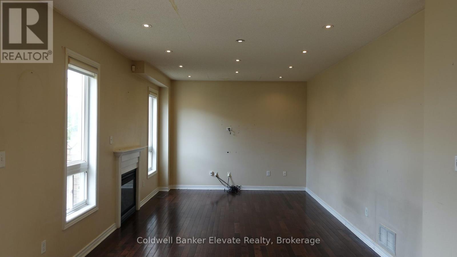 Photo 5 of 20 Goldnugget Road, Brampton ON
