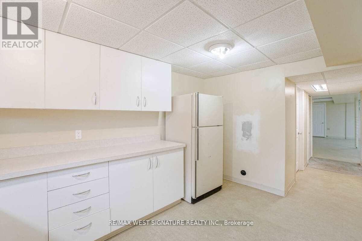 Photo 18 of 23 Fernando Road, Toronto ON