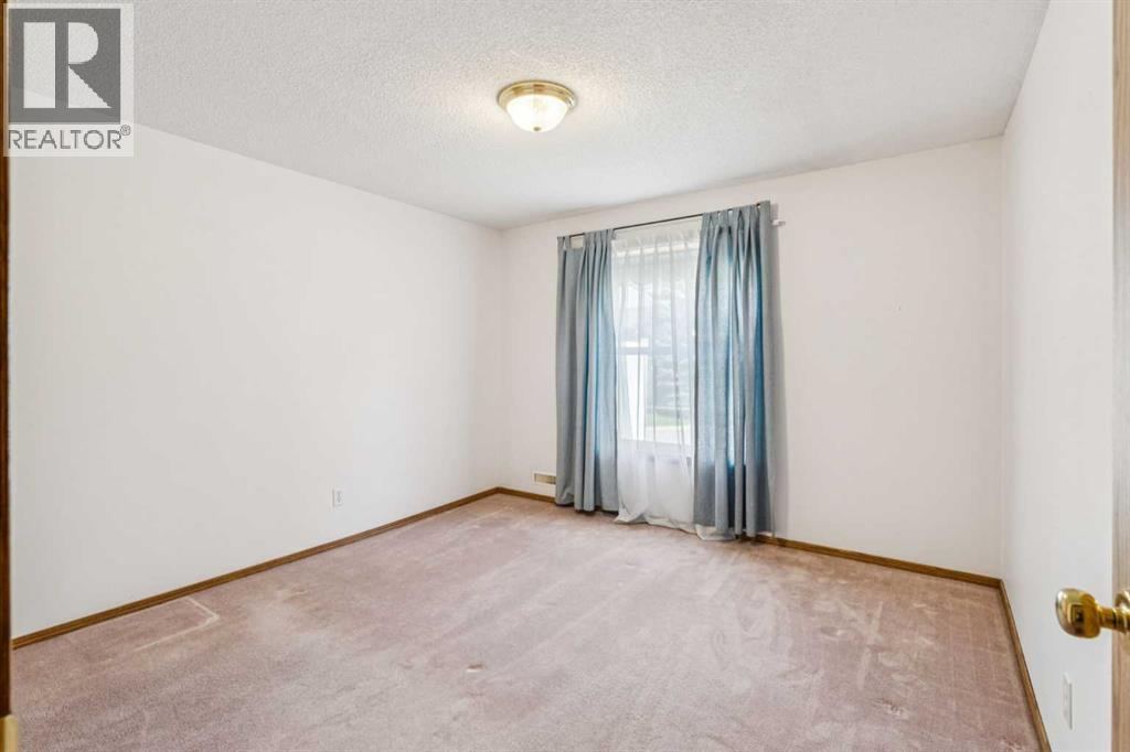 Single Family House for Sale in  Somervale Point SW Somerset Calgary 