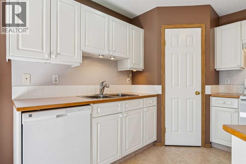 Single Family House for Sale in  Somervale Point SW Somerset Calgary 