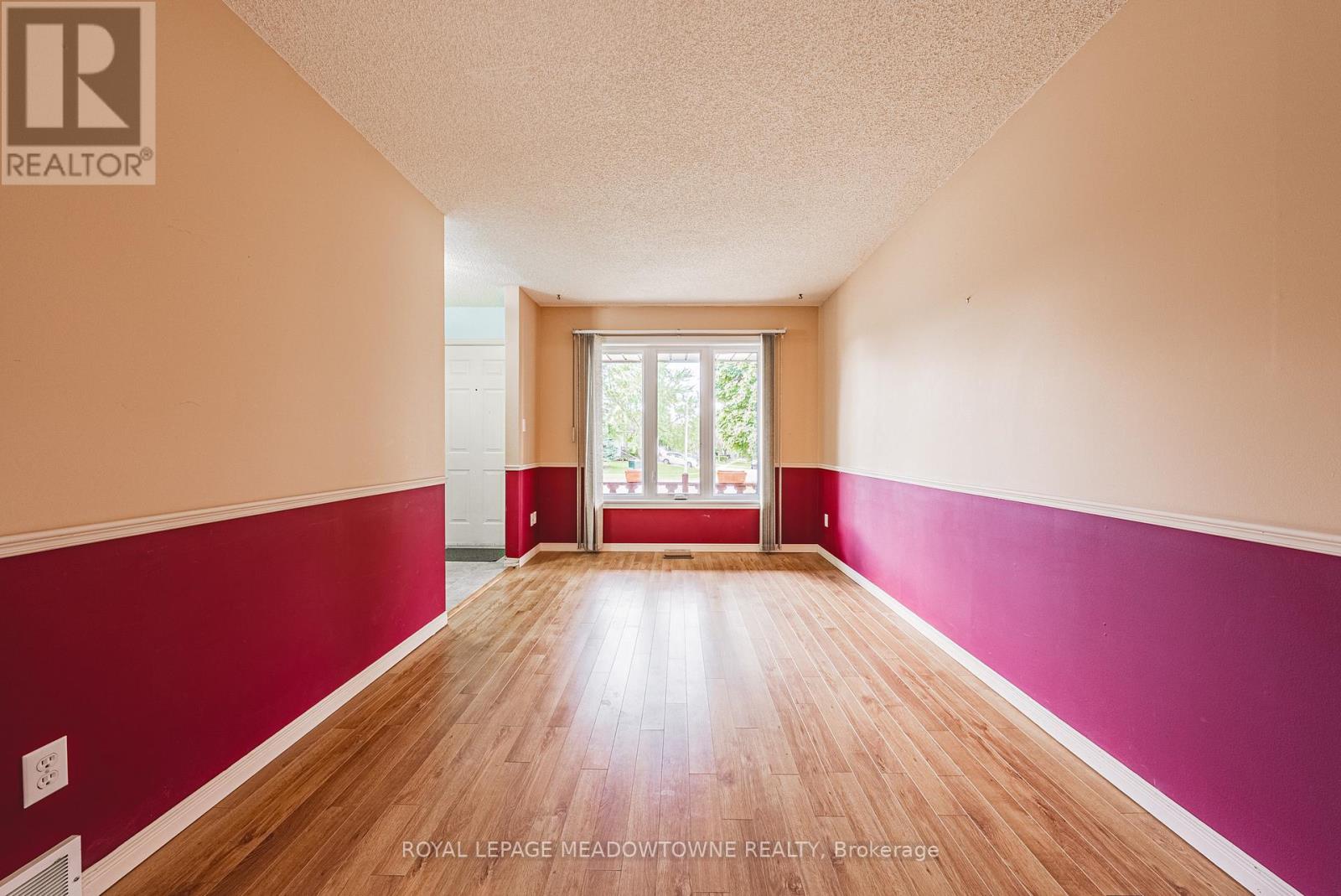 Photo 10 of 116 Dyer Court, Cambridge ON
