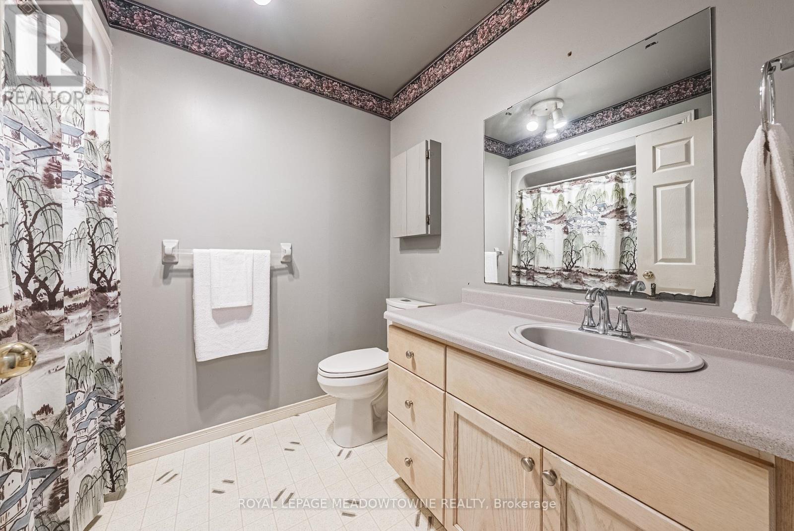 Photo 13 of 116 Dyer Court, Cambridge ON