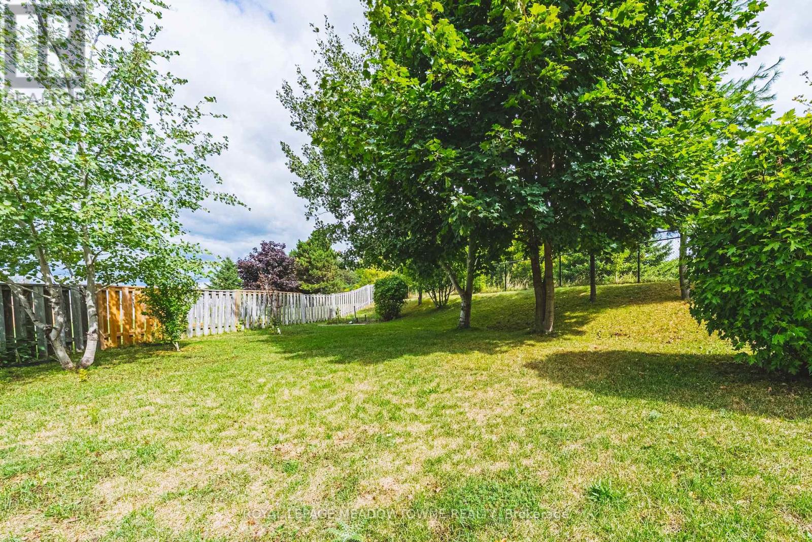 Photo 33 of 116 Dyer Court, Cambridge ON